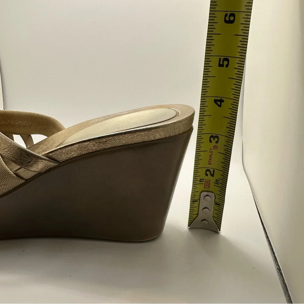 Donald‎ J Pliner Gold Strappy Wedges Size 7.5
